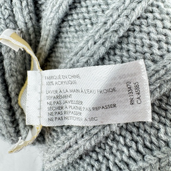 NWOT Michael Kors Gray Knit Beanie with Pom-Pom - Picture 5 of 5